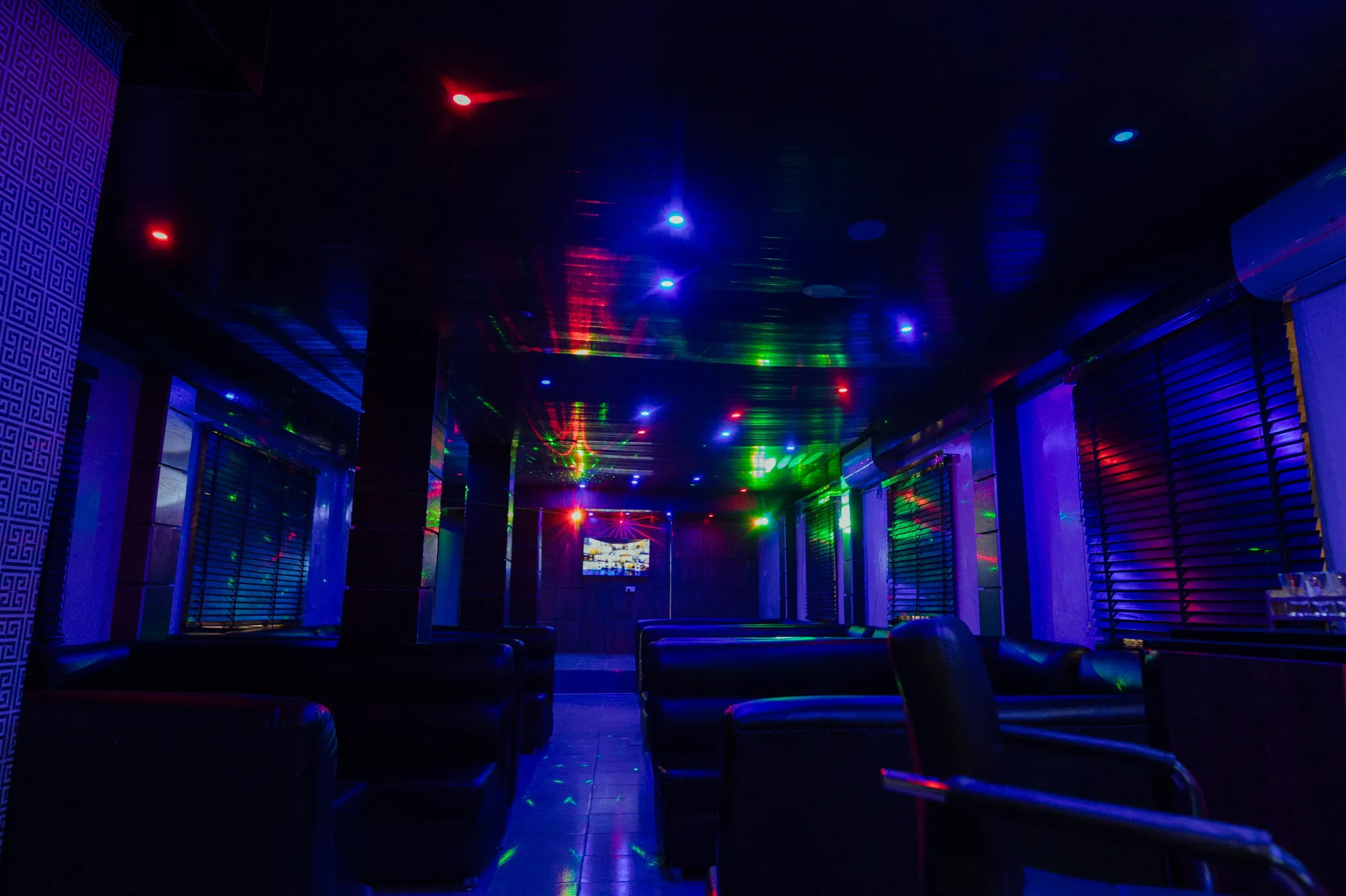 Dimple 44 lounge bar